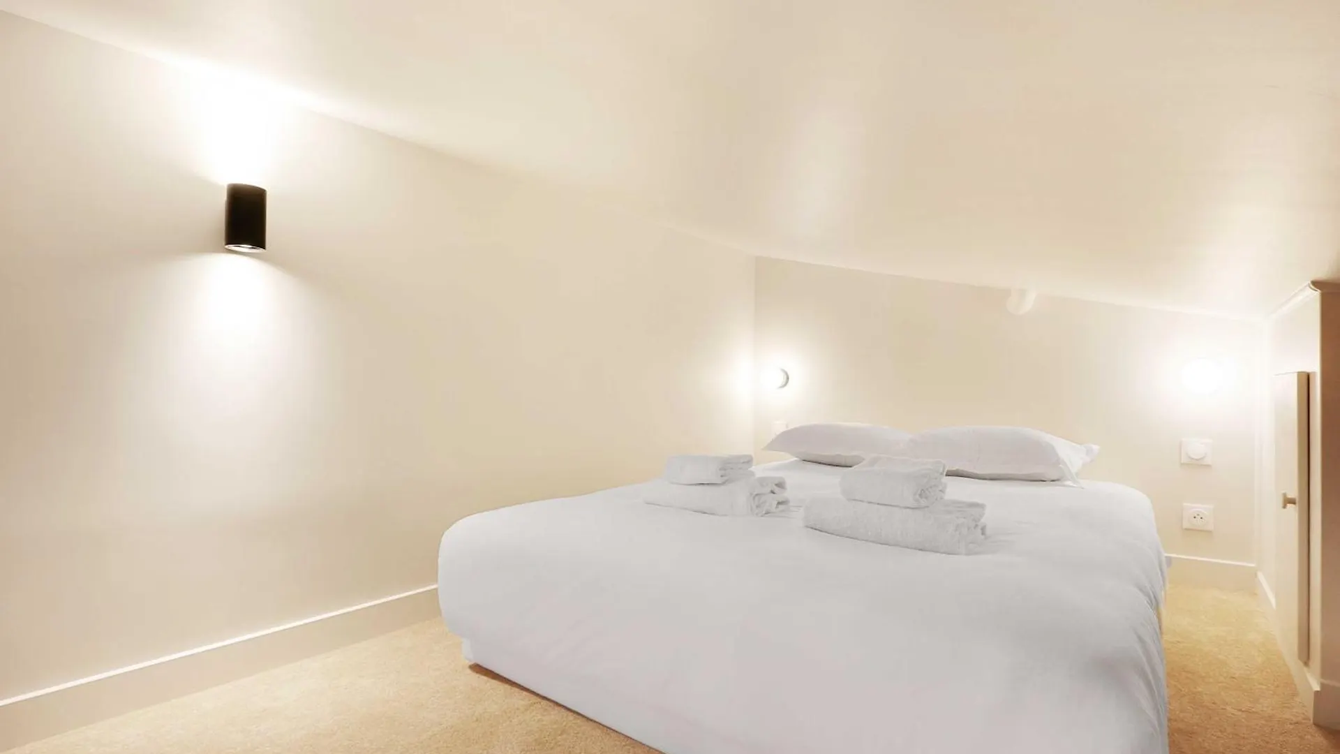 Apartment Chic And Cosy-canal Saint Martin