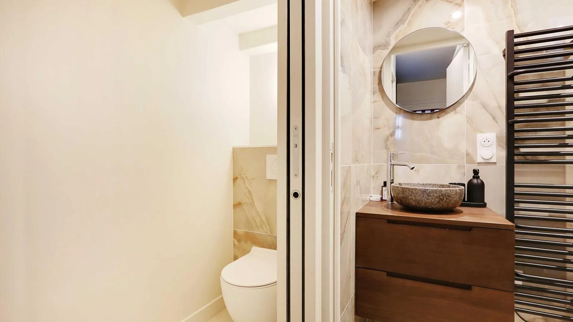 Apartment Chic And Cosy-canal Saint Martin Paris